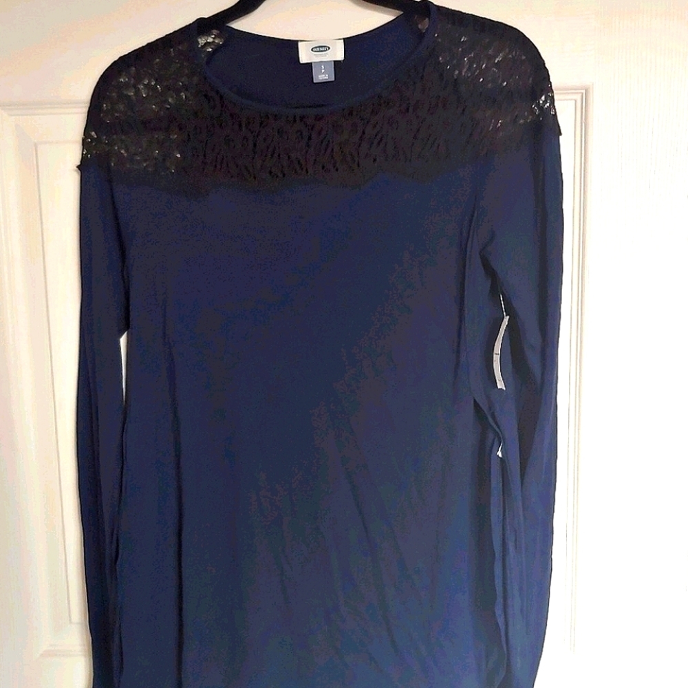 NWT Navy & black lace tunic top